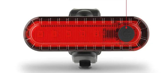 Luz trasera LED recargable